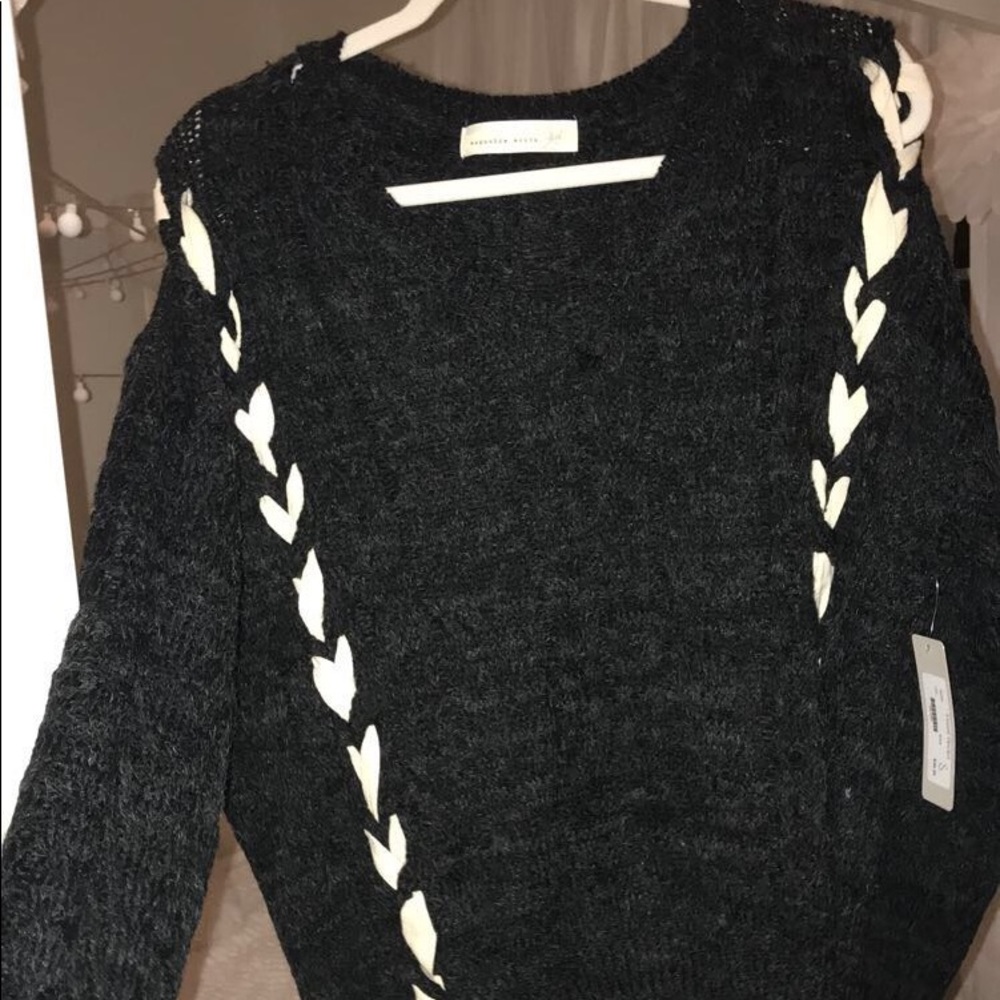 lizard thicket sweater dark grey NEVER WORN
